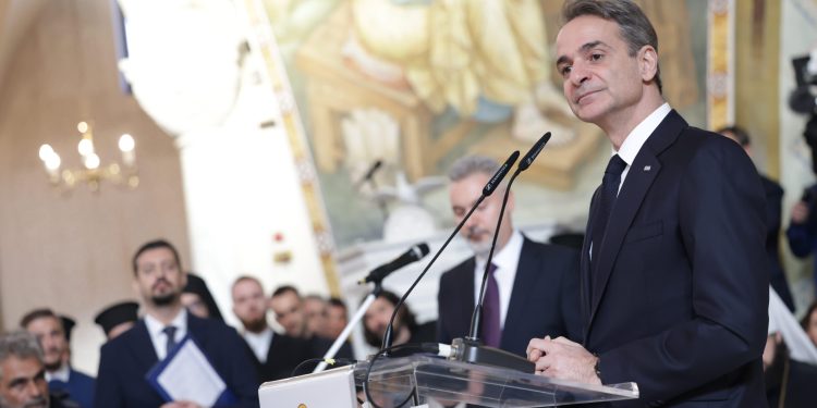 Mitsotakis: Kryepeshkopi Anastas mund të quhet ‘diplomati i dashurisë’. Ishte një urë miqësie mes dy popujve
