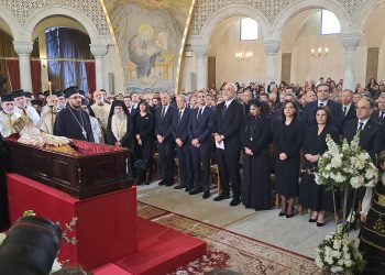 Lamtumirë kryepeshkop Anastasi, shihni live nderimet e fundit për kreun e Kishës Ortodokse Autoqefale të Shqipërisë (VIDEO)