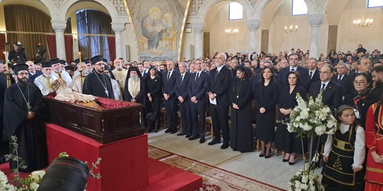 Lamtumirë kryepeshkop Anastasi, shihni live nderimet e fundit për kreun e Kishës Ortodokse Autoqefale të Shqipërisë (VIDEO)