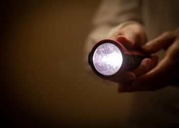 Kolapsi me dritat, zbulohet arsyeja pse jugu mbeti pa energji elektrike