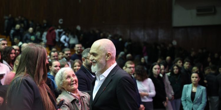 Rama për Berishën: Opozita ka në krye një buf kënete!