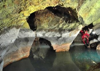 Shkencëtarët çekë zbulojnë në Leskovik liqenin termal nëntokësor më të madh në botë (FOTO)