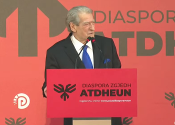 Berisha në Athinë: Përulem përpara grekëve që hapën zemrën ndaj jush!