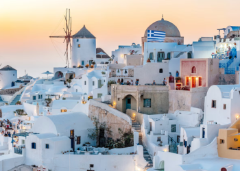 Tërmetet në Santorini, bien frikshëm edhe çmimet e vilave luksoze dhe shtëpive të pushimit