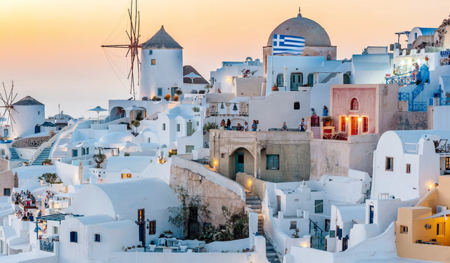 Tërmetet në Santorini, bien frikshëm edhe çmimet e vilave luksoze dhe shtëpive të pushimit