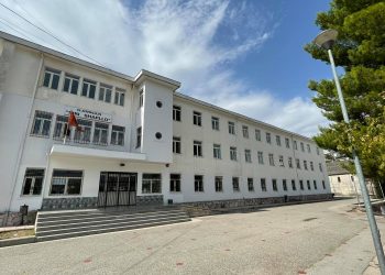 Vetëvrasja e gjimnazistes në Gjirokastër, prokuroria po heton ngjarjen dhe pranon ekzistencën e një letre