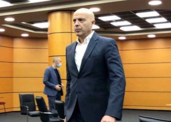 Sulmet e Veliajt, KLP merr në mbrojtje prokurorin Ols Dado