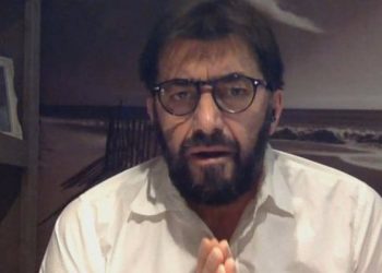 Analisti: Rama ngriti 10 mijë flamuj në mes të Athinës, Berisha uli brekët!