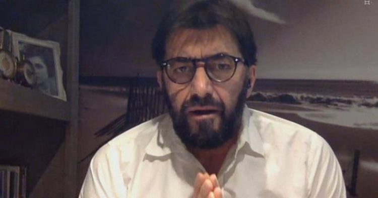 Analisti: Rama ngriti 10 mijë flamuj në mes të Athinës, Berisha uli brekët!