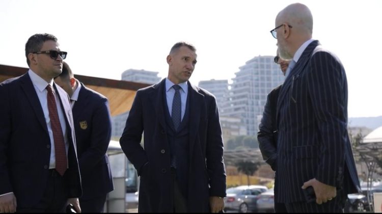 Shevchenko vizitë në Shqipëri, flet për kombëtaren: Mund të arrini një kualifikim të madh