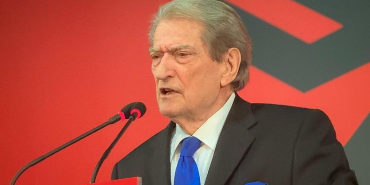 Berisha zotohet në Athinë, do rikthejë marrëveshjen që i fali detin Greqisë