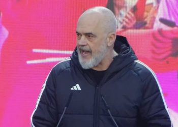 Rama: Oligarkët e syve që t’i plasin bretkosave. Ata që s’duan kulla, a duan rrugë e shkolla?