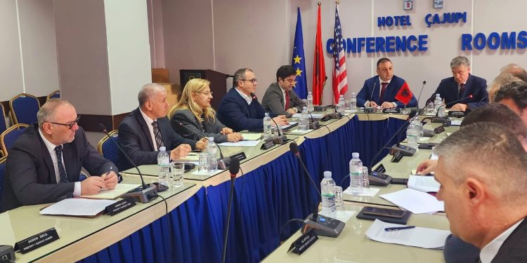 Zgjedhjet, Ervin Hoxha mbledh prefektët në Gjirokastër: Janë hartuar të gjithë planet e masave