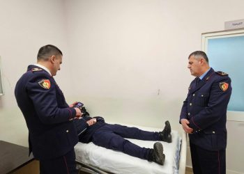 U dëmtuan gjatë protestës së opozitës, ja si paraqitet gjendja shëndetësore e tre policëve