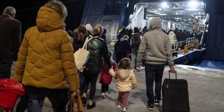 Largime masive nga Santorini, sizmiologu grek zbulon kur mund të shpërthejë vullkani