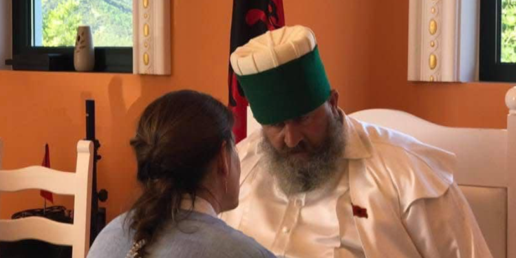 Mirela Kumbaro për Baba Hekuranin: Sot u ngrit në qiell një mik i çmuar