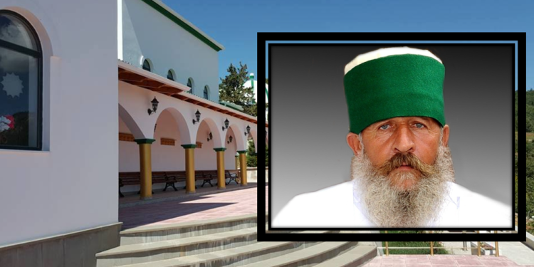 Trupi i pajetë i Baba Hekuranit mbërrin në Teqenë e Alipostivanit, nisin homazhet