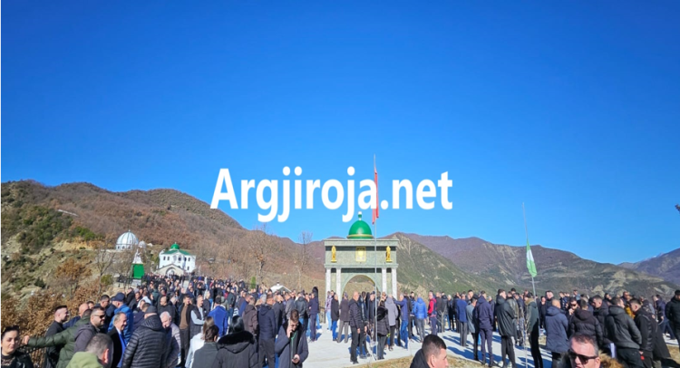 Lamtumirë Baba Hekurani, njerëz pafund në ceremoninë mortore në Alipostivan (FOTO)