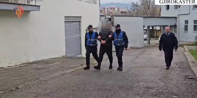 Trafiku i emigrantëve, arrestohet i riu nga Tepelena (VIDEO)