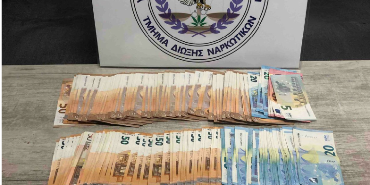 Kapet kokainë në furgonin e linjës Berat-Zakyntho, dy të arrestuar