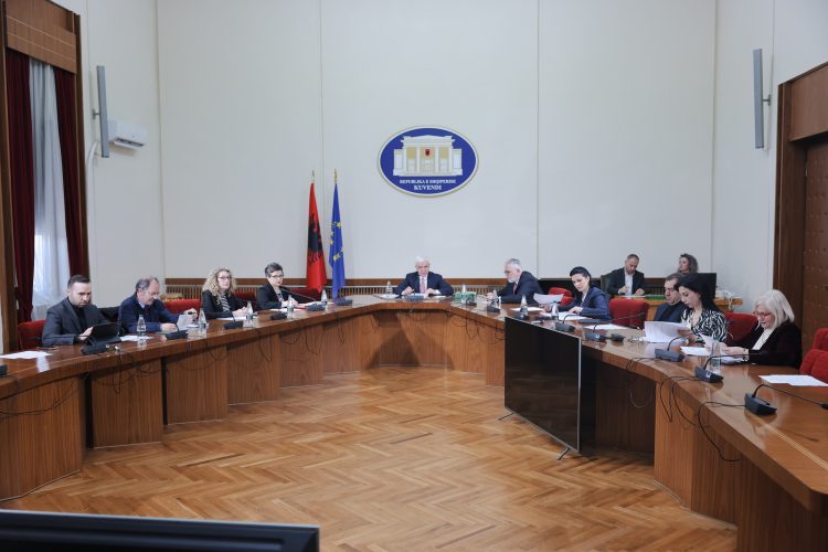 “Antikorrupsioni”, miratohet Dokumenti Analitik, 241 masa specifike për kuadrin ligjor dhe rregullator