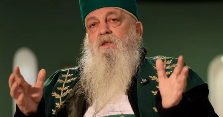 “Rakia, si qumështi i nënës”- Baba Mondi intervistë për AFP: Shteti Bektashi, një copë tokë pa taksa dhe polici!