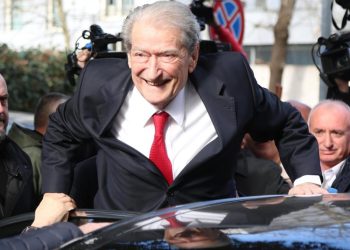 Berisha kërkon dorëheqjen e Ramës, se ka vjedhur paratë e… amerikanëve: Ktheju urgjentisht ato që iu ke vjedhur, se s’do i paguajmë ne