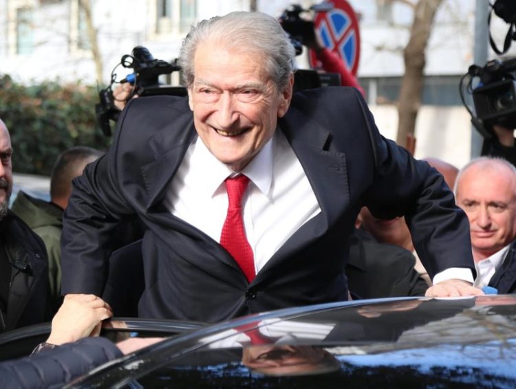 Berisha kërkon dorëheqjen e Ramës, se ka vjedhur paratë e… amerikanëve: Ktheju urgjentisht ato që iu ke vjedhur, se s’do i paguajmë ne