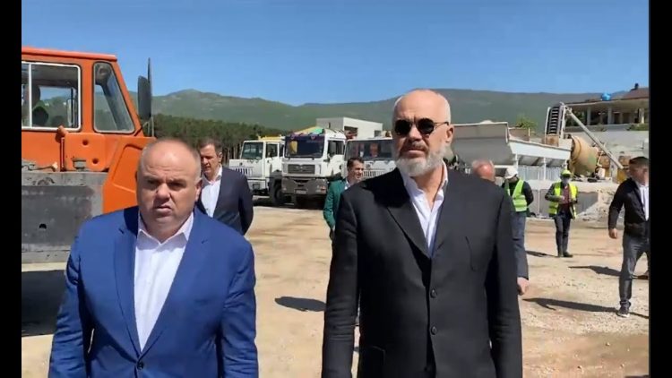 Rama duhej të reagonte që për Safet Gjicin, e arrestuan dhe dënuan vetëm pse bëri seks në zyrë