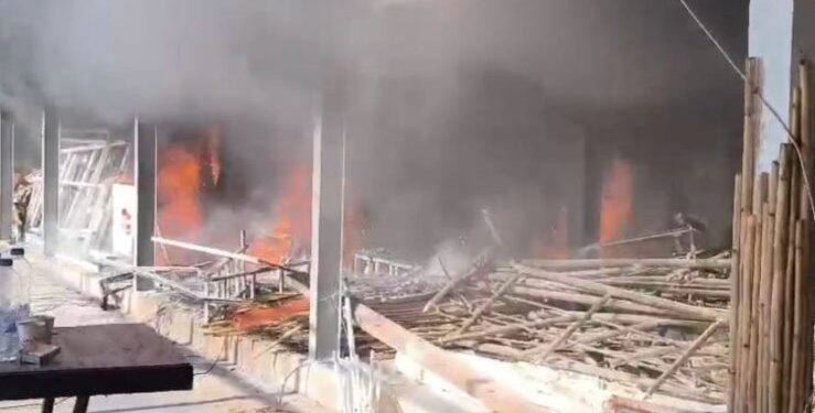 Merr flakë një hotel në Sarandë