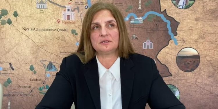 Dorëheqja e Tërmet Peçit, Tepelena në dorë të një gruaje