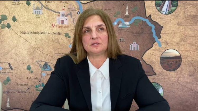 Dorëheqja e Tërmet Peçit, Tepelena në dorë të një gruaje