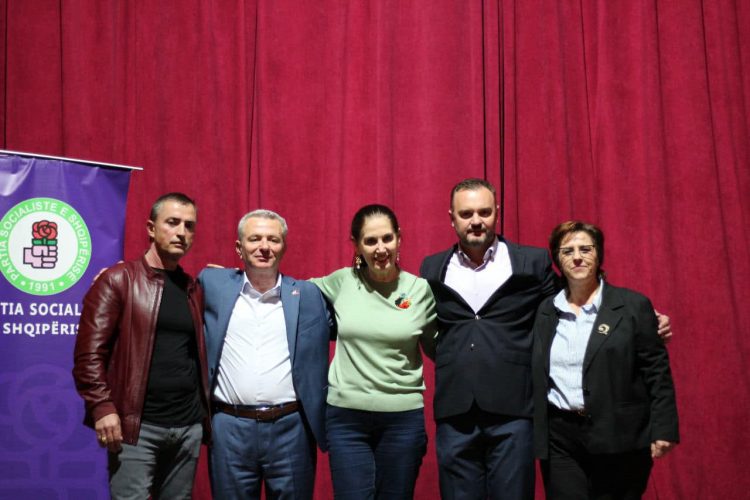 “Ne jemi skuadra fituese Gjirokastra 2030”, Kumbaro prezanton te socialistët kandidatët për deputetë
