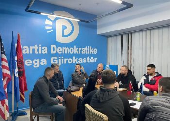 Tritan Shehu mbledh të rinjtë e PD Gjirokastër: Më 11 maj Shqipëria voton për të ardhmen!
