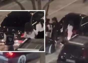 Sherr mes vajzave në Vlorë, kapen për flokësh e godasin njëra-tjetrën me grushte (VIDEO)