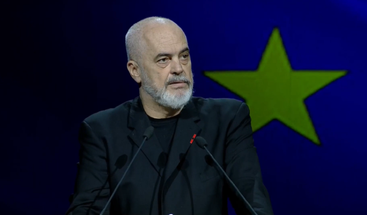 Rama shqiptarëve në Athinë: Keni thënë mirëmëngjes kur ju thoshin plaç! Ju e dini çfarë poshtërimesh keni hequr