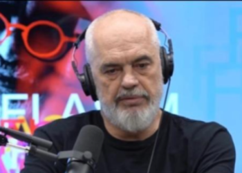 ‘O patronazhist, o legen, o qen bir qeni’ – Rama me ‘petalen e trëndafilit socialist’: E hëngre tani!