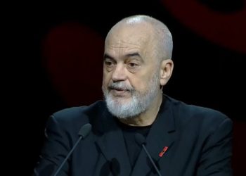 Rama: Kur të futemi në BE, pasaporta kuqezi do jetë njësoj me greken!