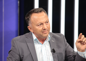 Gazetari Ferdinand Dervishi: Ju tregoj përse u përfshiva në listën e “Shqipëria Bëhet”