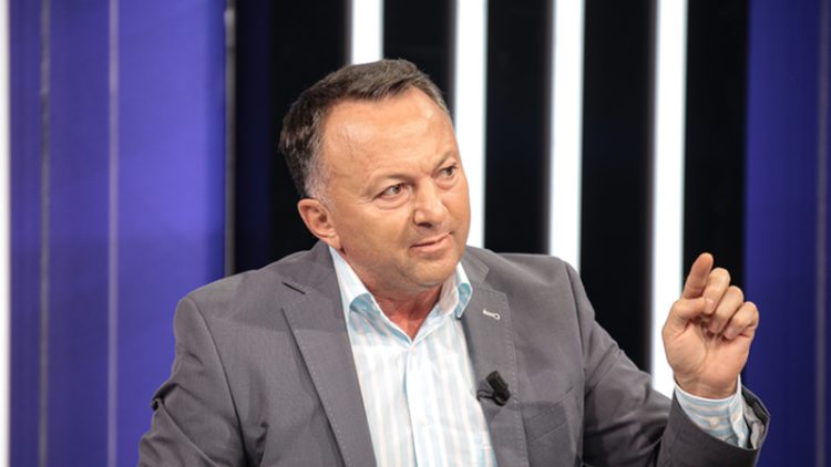 Gazetari Ferdinand Dervishi: Ju tregoj përse u përfshiva në listën e “Shqipëria Bëhet”