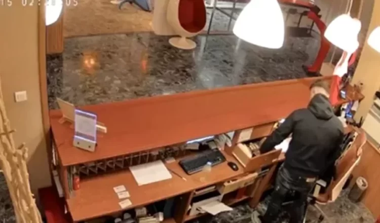 Terrorizonte me armë punonjësit e bizneseve në Athinë dhe i grabiste, arrestohet shqiptari (VIDEO)