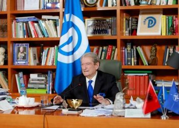 Berisha “hap thesin”: S’do të ketë rrugë me pagesë në Shqipëri, do ulet dhe çmimi i naftës