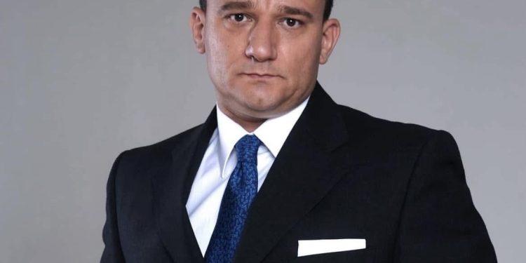 Kush ishte Andis Harasani, sh-drejtori i Fatos Nanos që mori dy mandate në Kuvend, por u largua për arsye personale