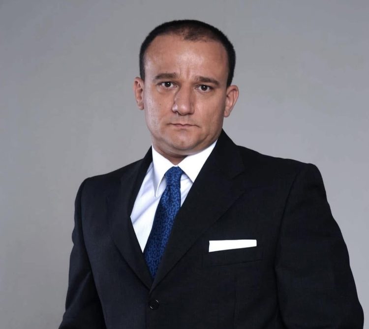 Kush ishte Andis Harasani, sh-drejtori i Fatos Nanos që mori dy mandate në Kuvend, por u largua për arsye personale