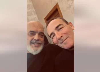 Rama nxjerr video me Engjëll Agaçin nga Kryeministria: Gjeta një të kthyer tjetër nga arratia