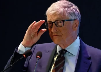 Deklarata shokuese e Bill Gates: Inteligjenca Artificiale do të zëvendësojë mjekët dhe mësuesit