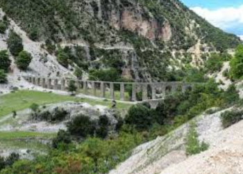 Aksident në Tepelenë, plagoset lehtë pasagjerja