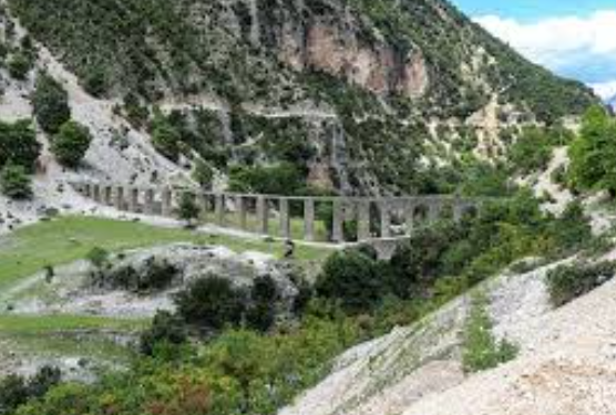 Aksident në Tepelenë, plagoset lehtë pasagjerja