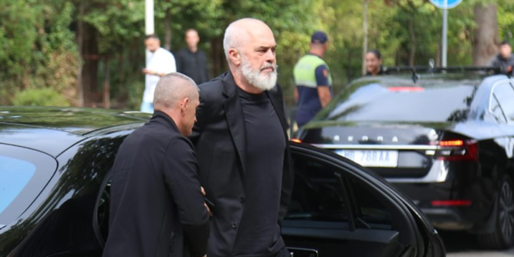 Slogani i fushatës së PS: Me ne në BE, me ata në kënetë