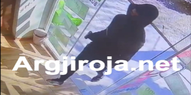 Dalin pamjet, ja si u tentua të grabitej exchange në Gjirokastër (VIDEO)